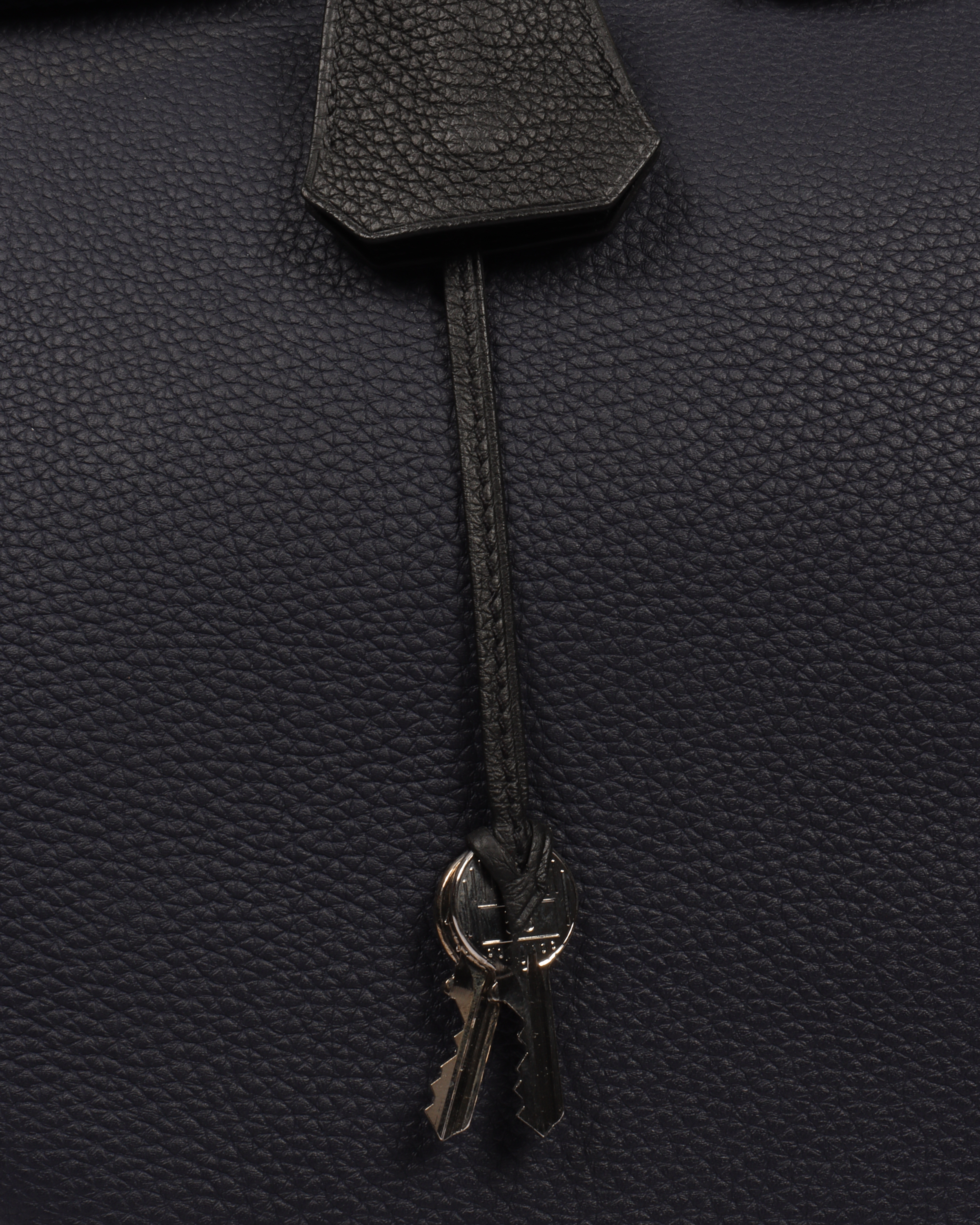 🔴SOLD🔴Bolsa #Hermès Birkin 40cm en piel Togo color Sanguine, con herrajes  en plateado. Con llaves y candado. En buen estado, con ligera…