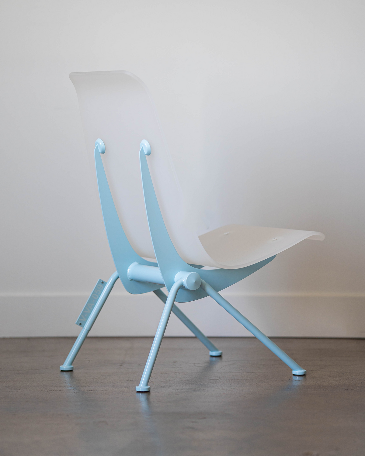 Vitra Antony Armchair (Baby blue)