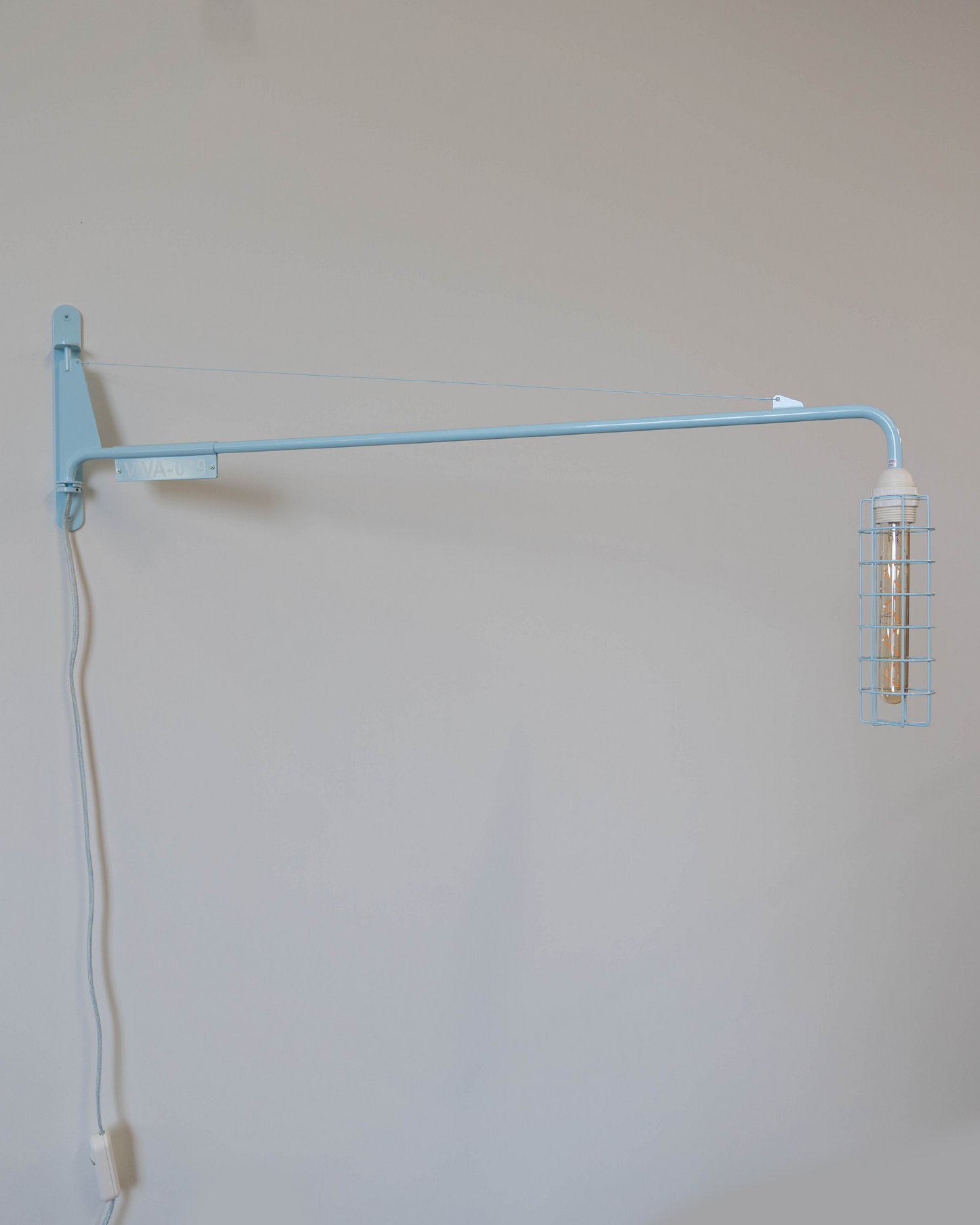 Vitra Petite Potence (Baby blue)