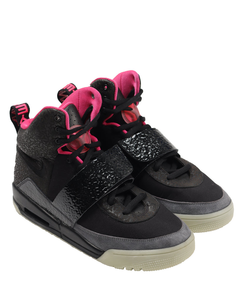 We BLINKED and it was 2009 again. ◾️ Nike Air Yeezy 1 'Blink
