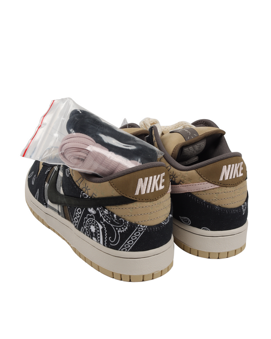 SB Dunk Low Travis Scott