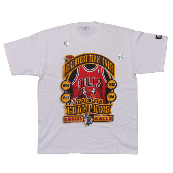 TEAM RATED　Tシャツ　CHICAGO BULLS　NBA 1996 Chicago Bulls 'Greatest Team Ever' Logo T-Shirt – Justin Reed