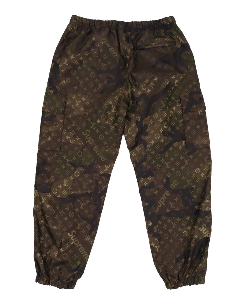 The pants camouflage Louis Vuitton x Supreme of Sirap on his account  Instagram